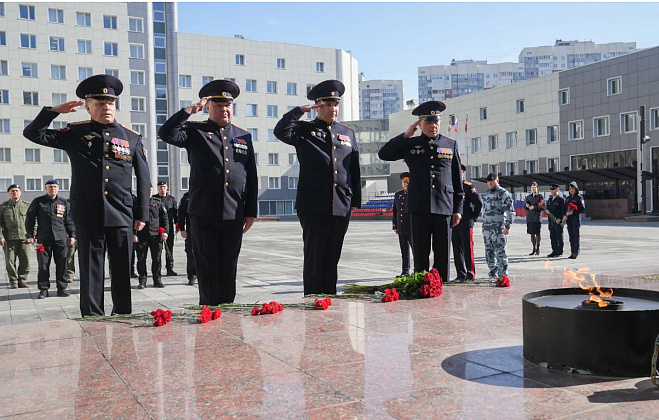 В Москве руководство столичного главка Росгвардии почтило память сотрудников и военнослужащих, погибших при исполнении служебного и воинского долга